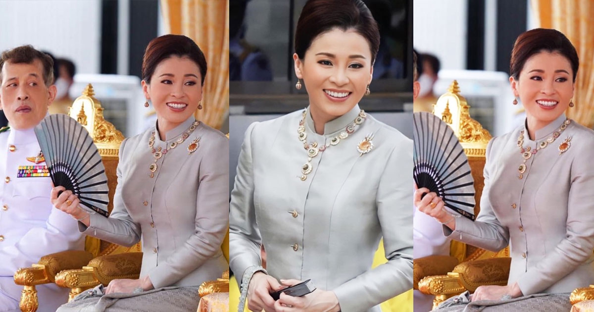 พระสิริโฉมงดงามยิ่ง พระราชินี ทรงสวมสร้อยพระศอพลอยไพฑูรย์อัญมณีนพรัตน์