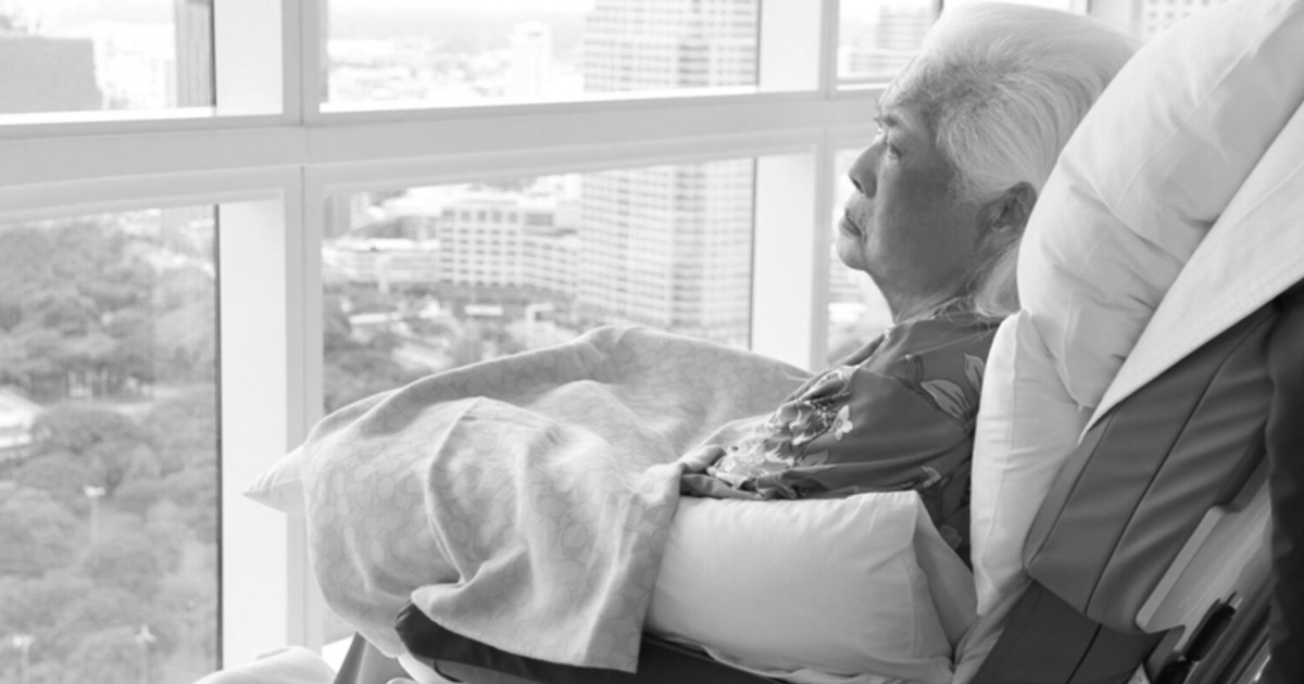 พสกนิกรสุดอาลัย ย้อนชมพระฉายาลักษณ์ชุดสุดท้าย พระพันปีหลวง ที่สำนักพระราชวังเผยแพร่