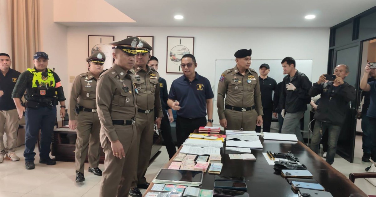 บุกทลายรัง จีนเทา กลางกรุง รวบหนุ่มจีนหนีหมายแดง ซุกตัวเช่าบ้านหรูย่านวังทองหลาง เดือนละ 1.4 แสน